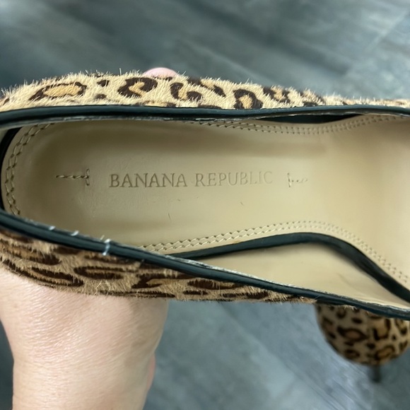 Banana Republic Animal Print Calf Hair Heel Pump - Picture 6 of 7